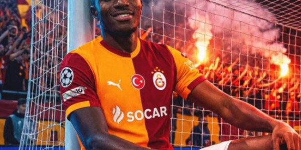 8场7球助力球队挺进欧冠16强！1亿巨星拒绝豪门，降维打击展现霸气