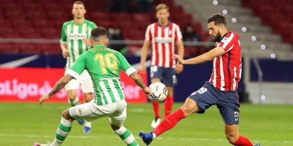 马竞再遭爆冷，争冠形势急转直下，皇马豪取七连胜紧追巴萨，积分差距仅剩一分，西甲争冠悬念重燃